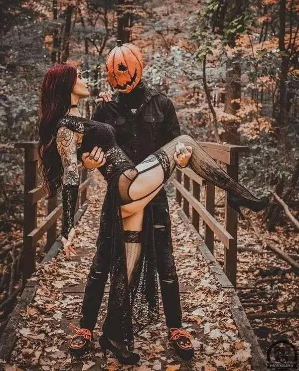 Couples Pumpkin Head Picture Inspo