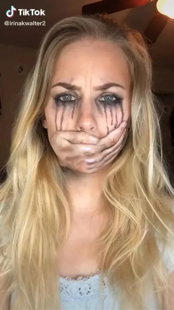 Covering Mouth Halloween Makeup, Halloween Makeup ideas, Halloween Costume !