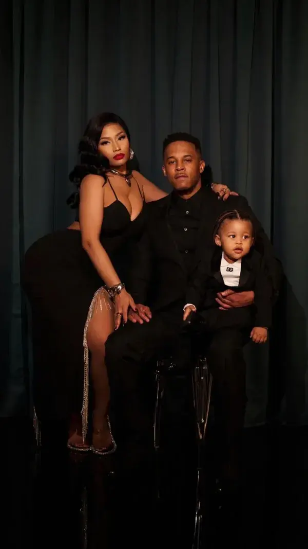 Nicki minaj and family Christmas photo