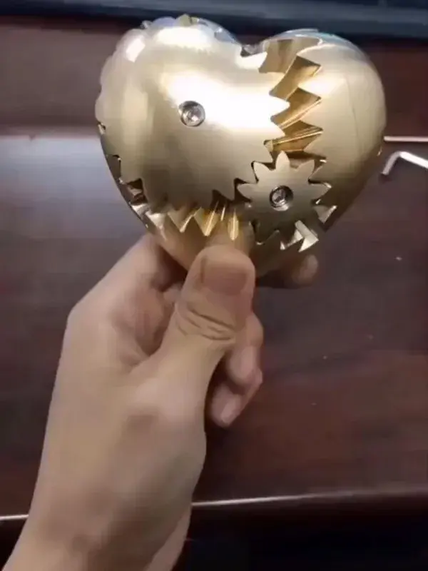 Metal mechanical heart