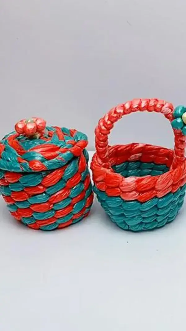 Small bamboo basket woven by hand#043