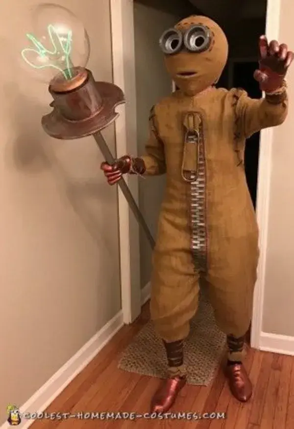 www.coolest-homemade-costumes.com