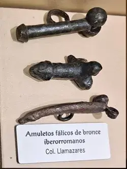 Amuletos fálicos de bronce iberorromanos
