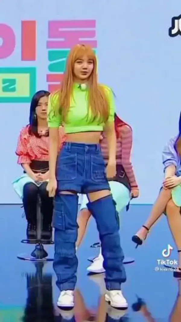 Jenlisa funny🤣