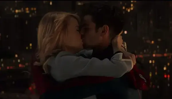 Spiderman kiss