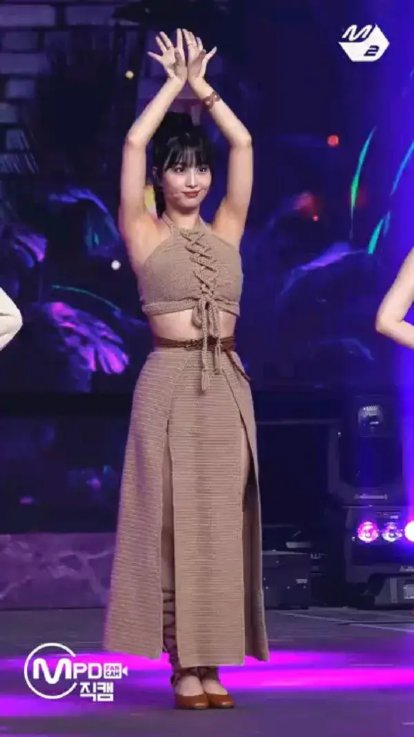 Momo Alcohol Free Fancam @MCOUNTDOWN_2021.6.17