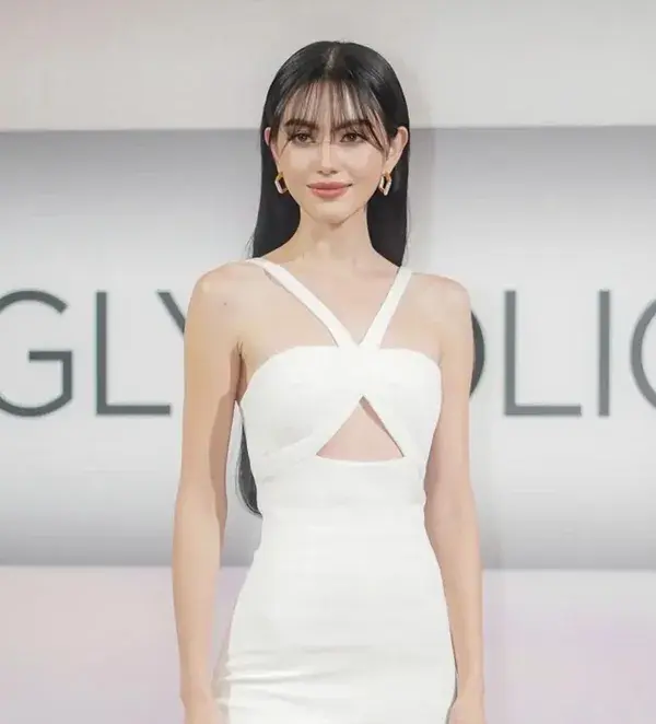 Davika hoorne