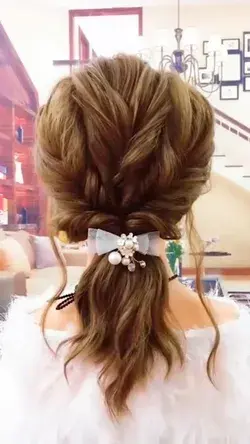 Textured Ponytail