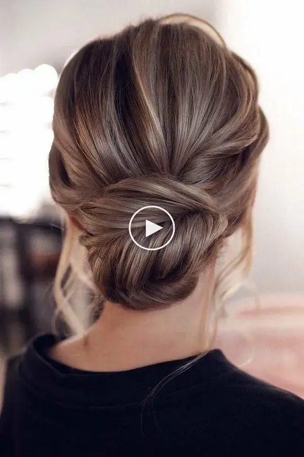 messy updo low bun wedding hairstyle by Tonyastylist #weddings #weddingupdos