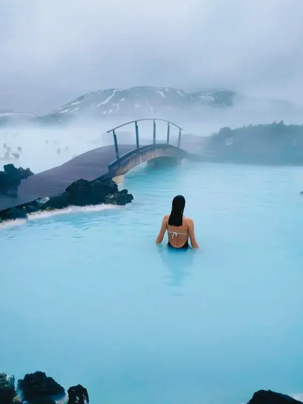 Sky Lagoon vs Blue Lagoon (Which one should you visit?!)