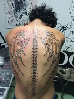 tattoo espalda alas dark