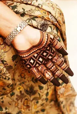 Stunning Bridal Mehendi | Book professional Mehendi artist now with BookEventZ|