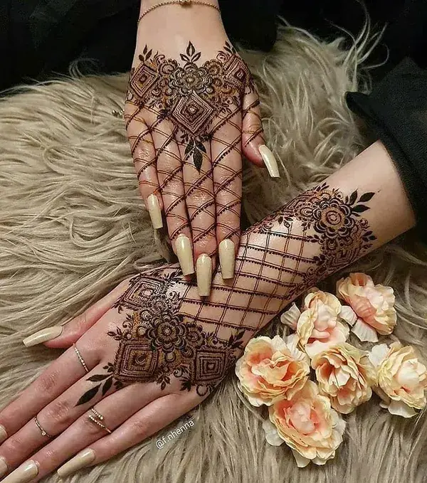 Simple modern mehendi designs.