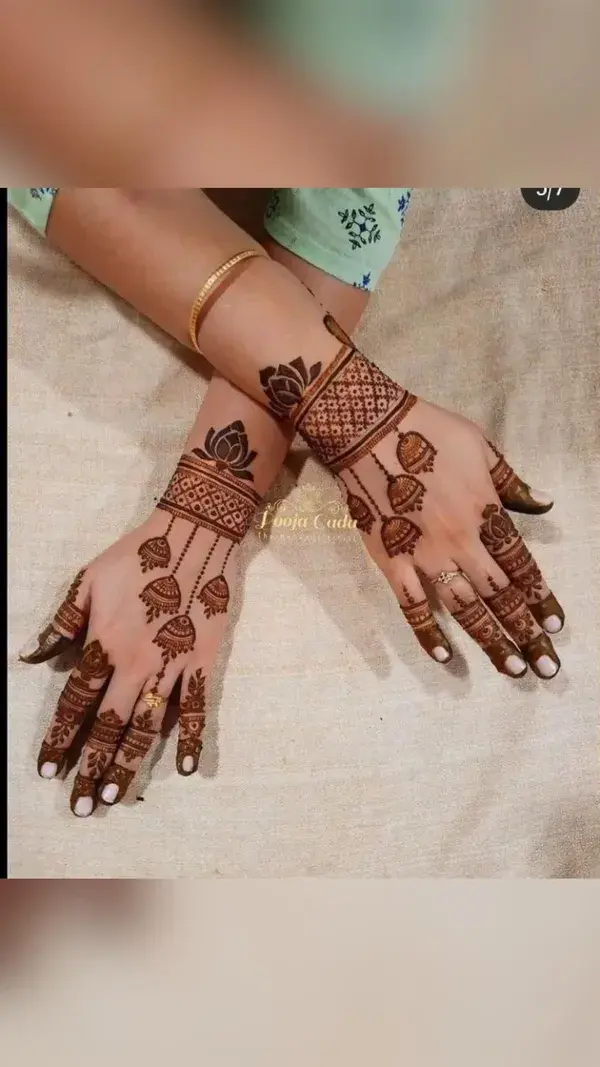 Beautiful Henna Designs I adore!!! Comment below which is your favorite 😍