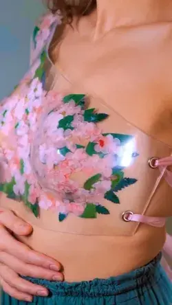 DIY clothes out of plastic with flowers! 🌸 So beautiful!