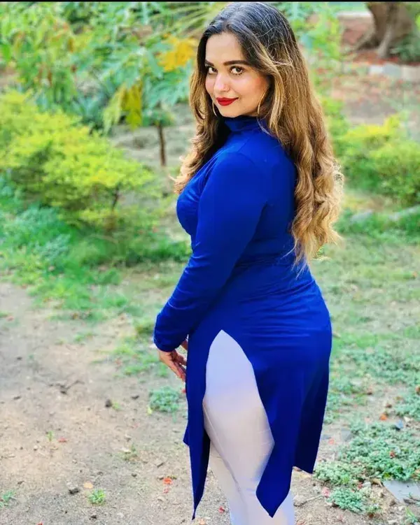 Hot ass suit salwaar