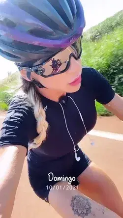 🚲👏🏻👱🏻‍♀️👩‍🦰👩‍🦱👩🏿‍🦳