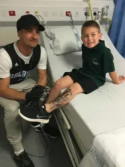 This Artist Gives Hospitalized Kids Spray-On “Tattoos” To Make Their Days Brighter