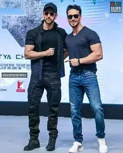 Hrithik  and  Tiger  Shroff  20 7 21