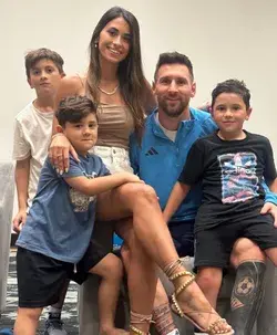 Exclusive Photos on Pinterest Antonella Roccuzzo and messi (e