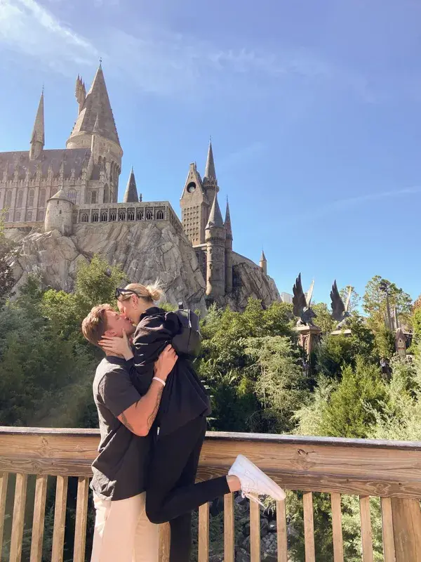 Couple’s Pose Ideas at Universal Studios Orlando