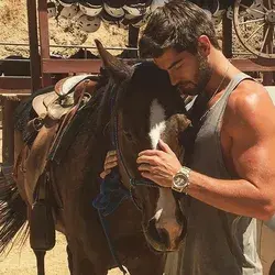 hottie-nick-bateman.tumblr.com