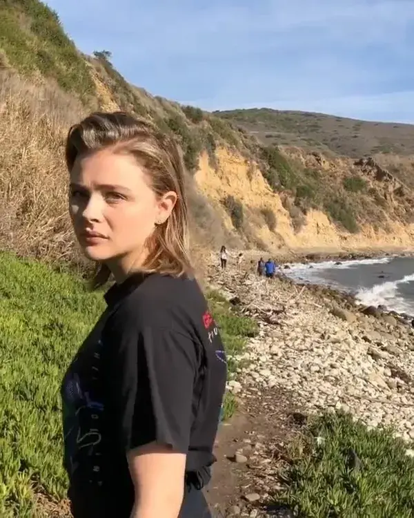 Chloe Grace Moretz | Walking | Behind