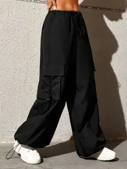 cargo pant outfit black women