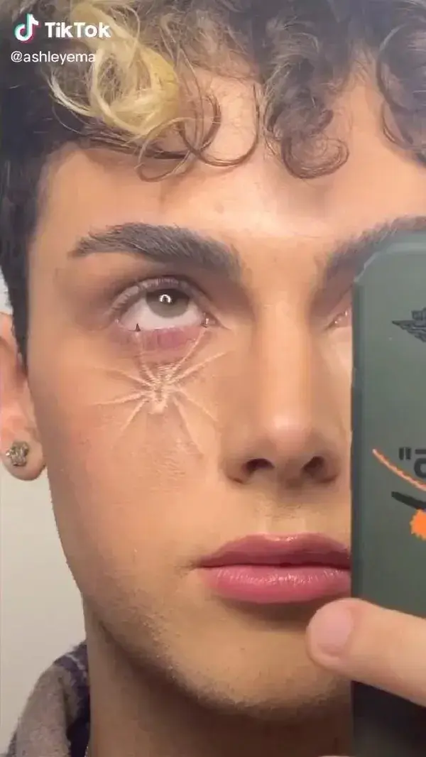 Spooky Halloween Make-up (Spider)