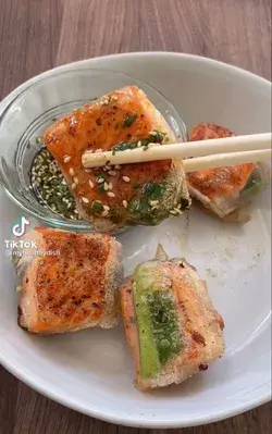 You can fry rice paper to make Firecracker Salmon | MyHealthyDish - YouTube