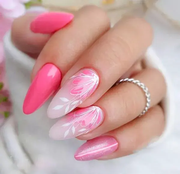 Get your nails summer-ready with these stunning nail designs! 💅🌞