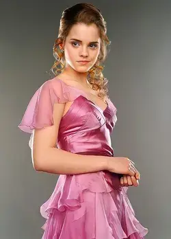 Emma Watson Pink Dress hd wallpaper