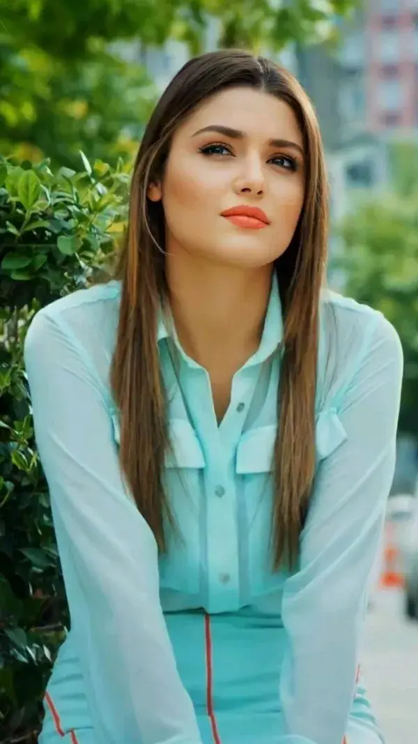 Beauty queen 💕Hande Erçel 💝