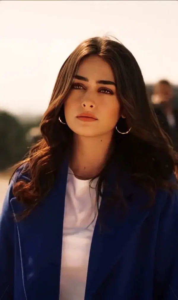 Esra Bilgiç # Halima Sultan