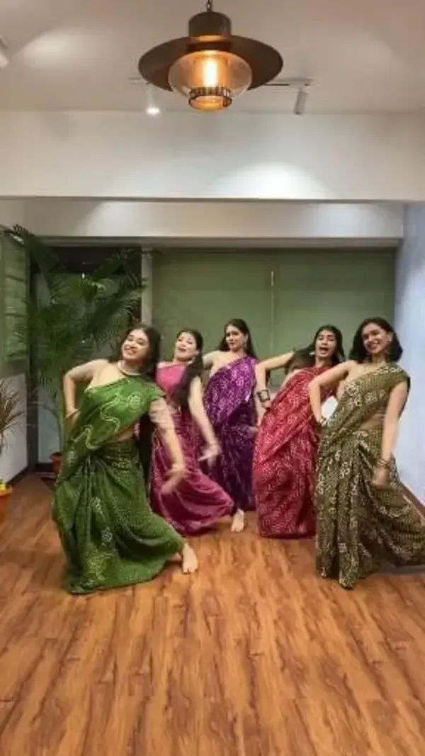 Fashion 😍 Clothing || Sarees