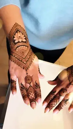 Simple modern Engagement henna design mehndi