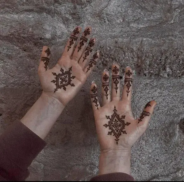 Henna design