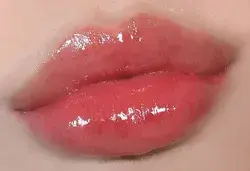 plump lips