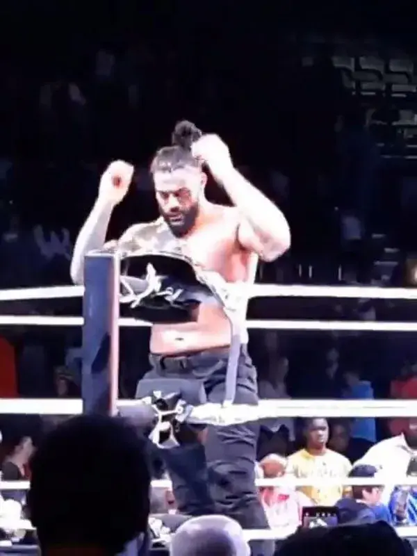 Roman Reigns SEXY MAN BUN