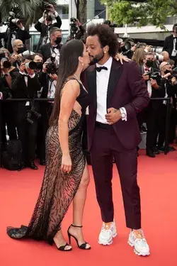 Festival de Cannes 2021 : La sublime robe de la femme du coéquipier de Karim Benzema au Real Madrid, Marcelo Vieira fait sensation !