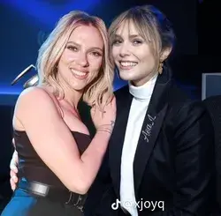 Scarlett Johansson & Elizabeth Olsen