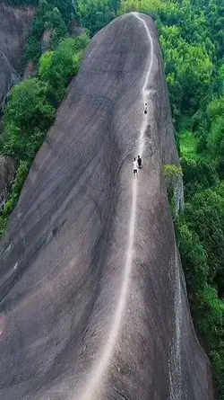 Mountain National Geological Park, Chenzhou, China. IG @traveljourneysz