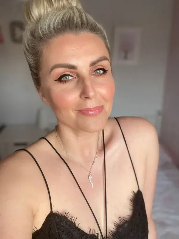 Soft Glam Make Up at 40