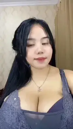 Cewek Cantik Berdandan Asik 💦