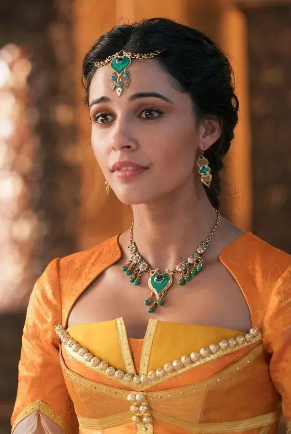 Naomi Scott - Princess Jasmine Disney Alladin