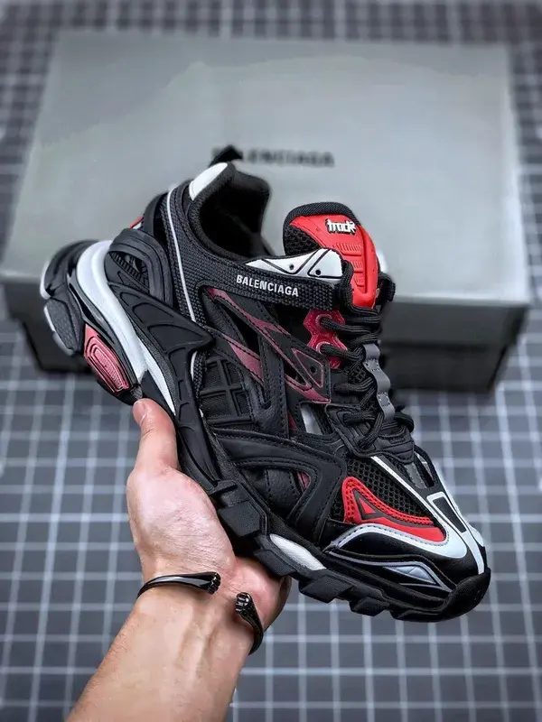 Balenciaga Track 4.0 570391 W2GN7 6000