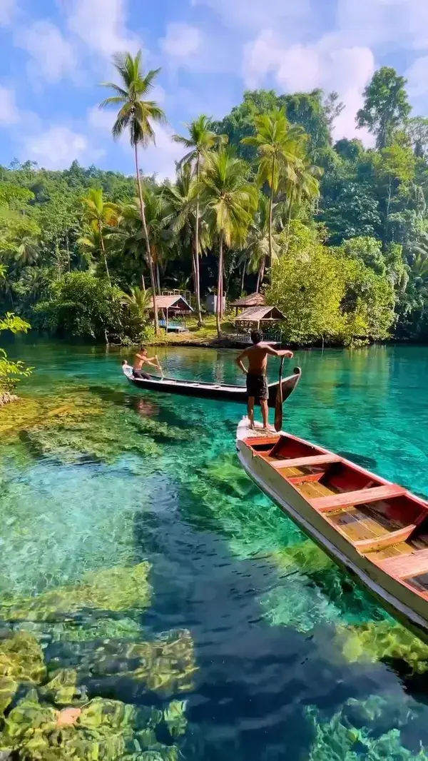 How about adding this lake to your Indonesia bucket list? 🇮🇩