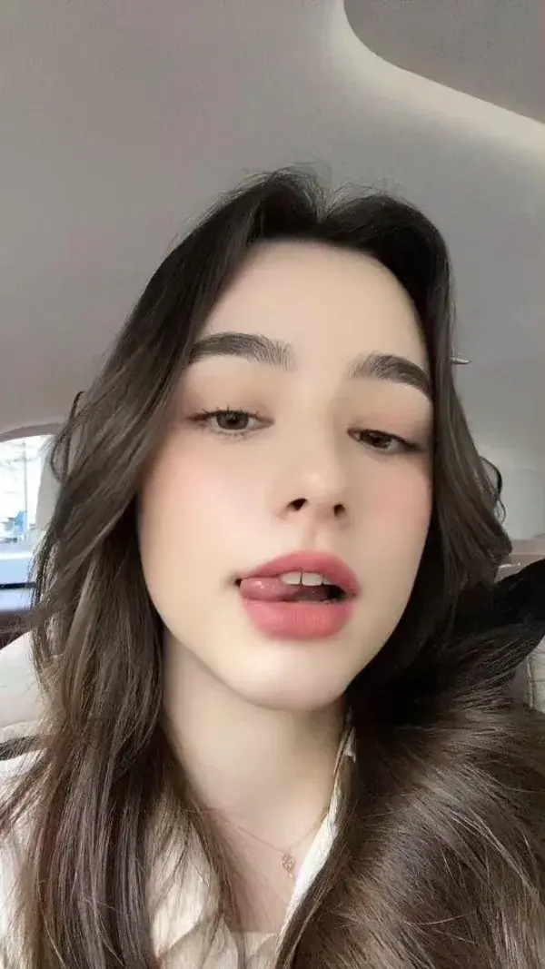 Dasha's Tiktok Videos｡• ω •｡