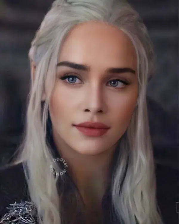 Emilia Clarke
British actress