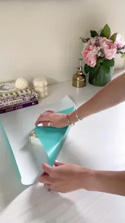 How to wrap without tape or ribbon by @effectivespaces